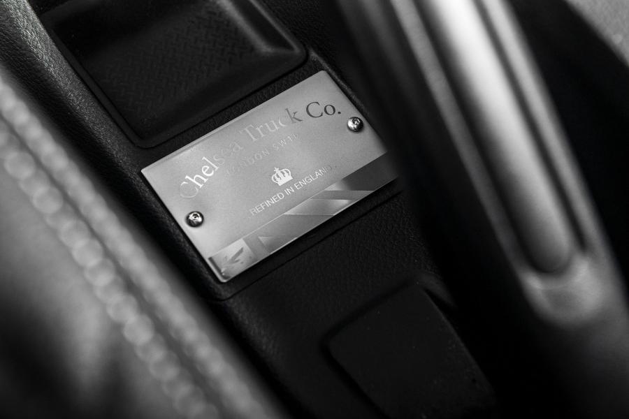 Детали интерьера Jeep Wrangler Black Hawk Expedition by Project Kahn 2014 года  (фото 22 из 24)